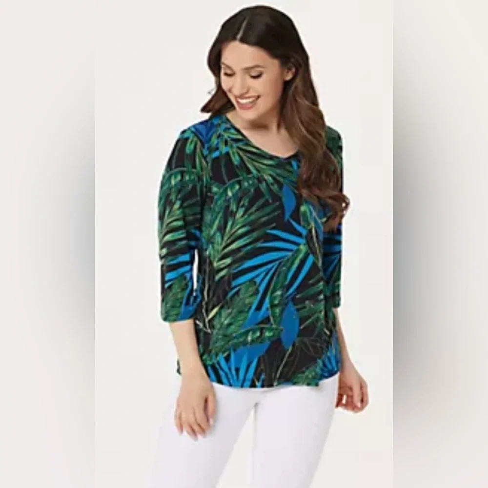 Susan Graver Liquid Knit Allover Leaf Print 3/4 Sleeve V-Neck Top Medium - Picture 3 of 9